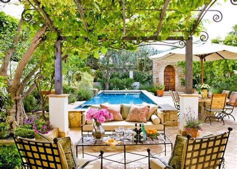 Tips for Creating a Vacation-Inspired Outdoor Oasis