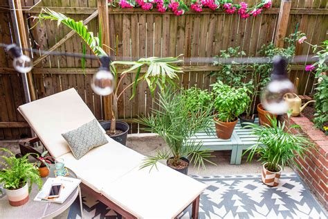 Creating a Relaxing Outdoor Oasis in a Small Garden