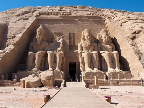 Exploring the Ancient Wonders of the World: Must-Visit Historical Sites