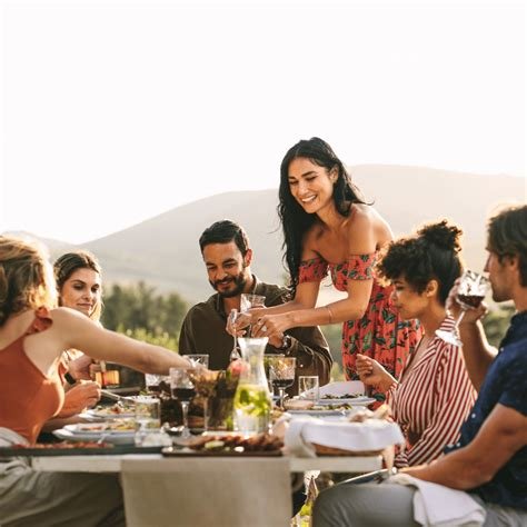 Creating a Welcoming Home: Tips for Hosting Memorable Dinner Parties